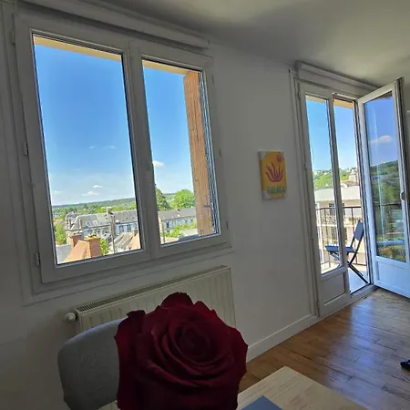 Διαμέρισμα Confortable Et Bien Situe, Jolie Vue *